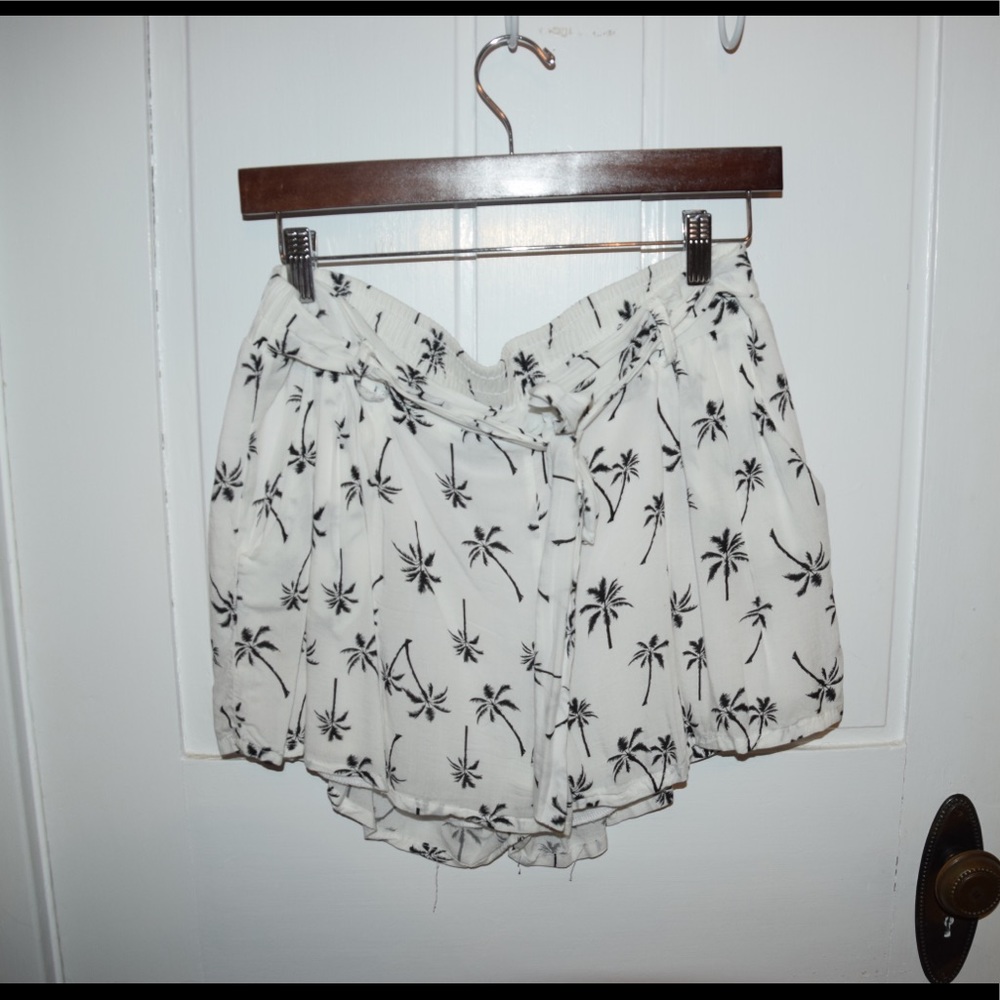 Francesca’s palm tree shorts
